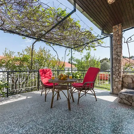 Beach House Lana Slatine Exterior photo
